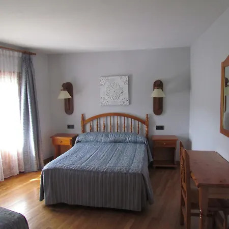 Nieves Linás de Broto