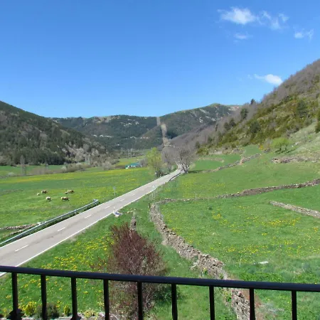 Nieves Linás de Broto