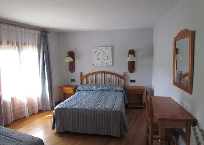 Nieves Linás de Broto