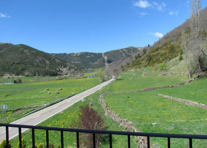 Nieves Linás de Broto